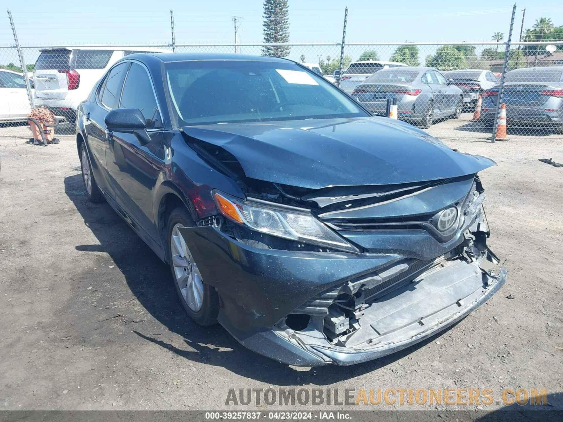 4T1B11HK8JU545175 TOYOTA CAMRY 2018