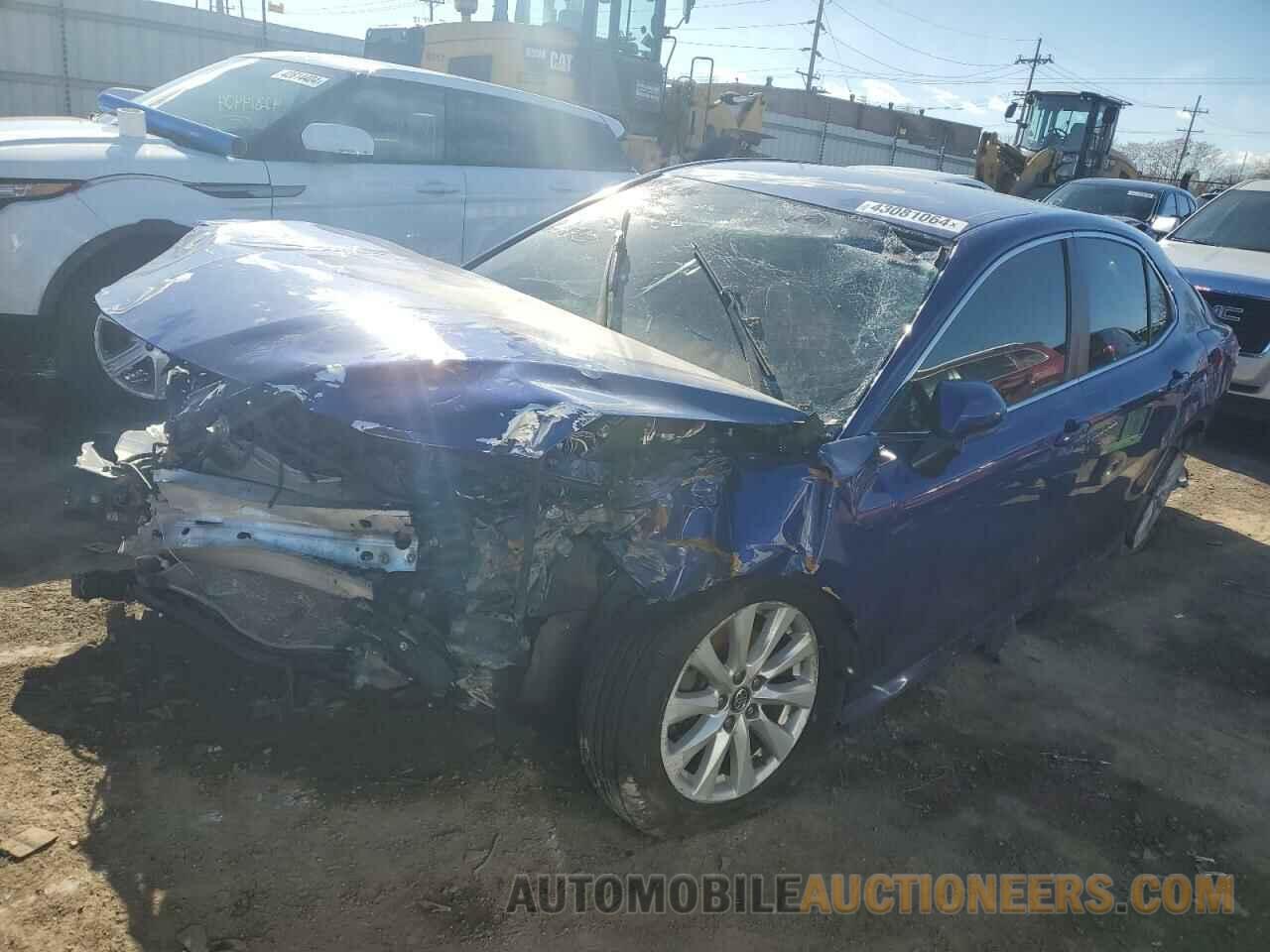 4T1B11HK8JU545824 TOYOTA CAMRY 2018