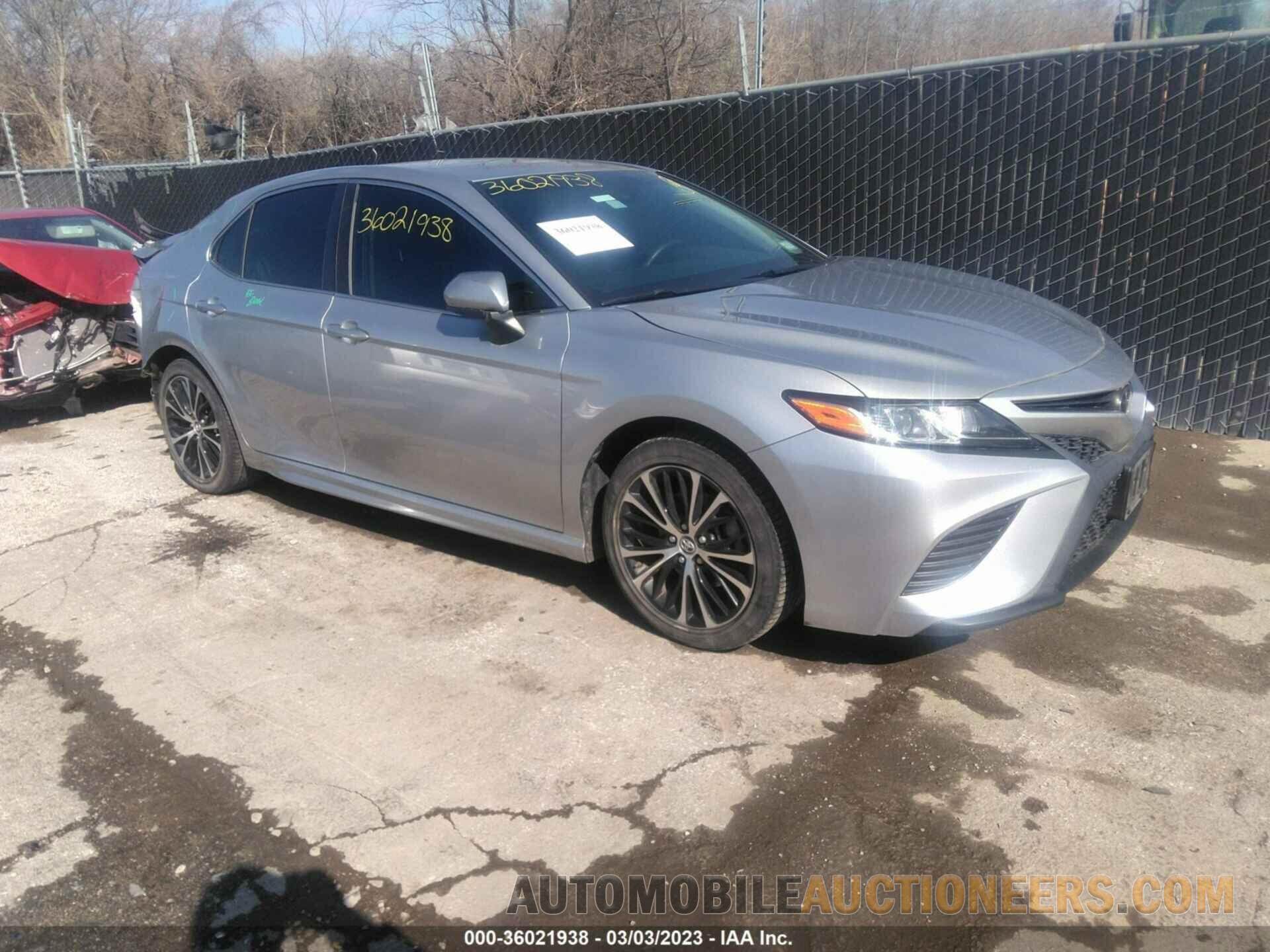 4T1B11HK8JU548853 TOYOTA CAMRY 2018