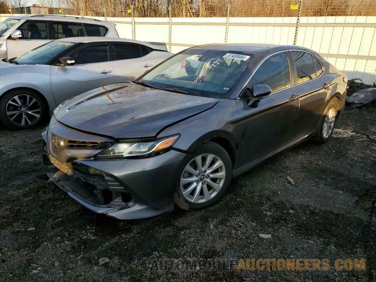 4T1B11HK8JU549839 TOYOTA CAMRY 2018