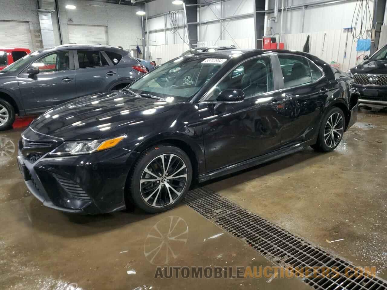 4T1B11HK8JU549999 TOYOTA CAMRY 2018