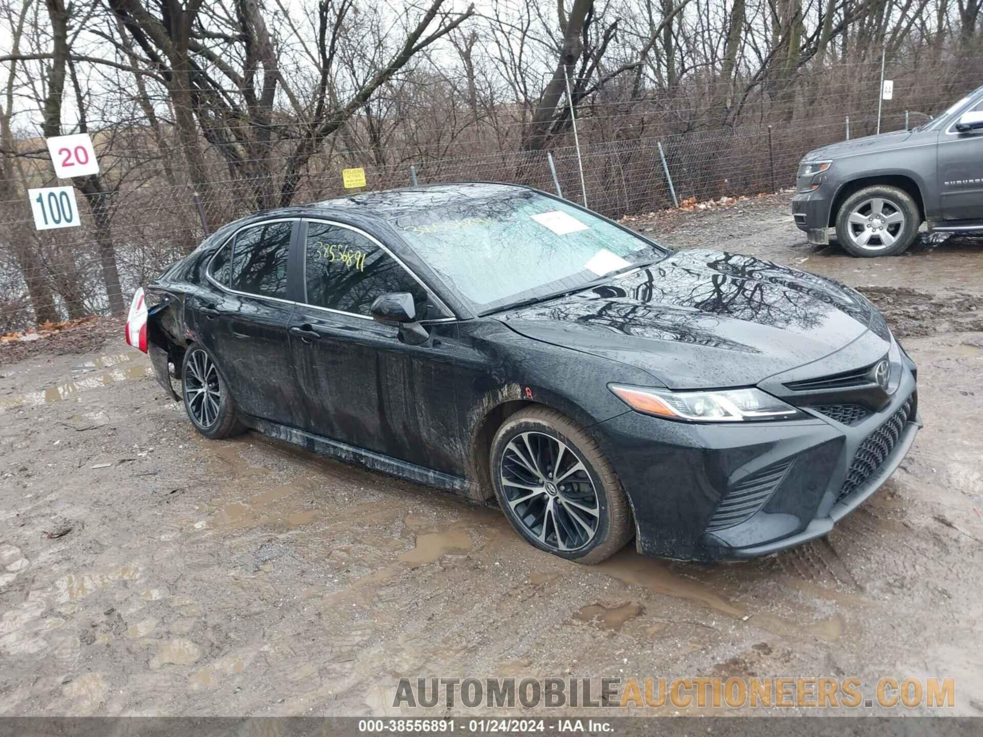 4T1B11HK8JU554975 TOYOTA CAMRY 2018