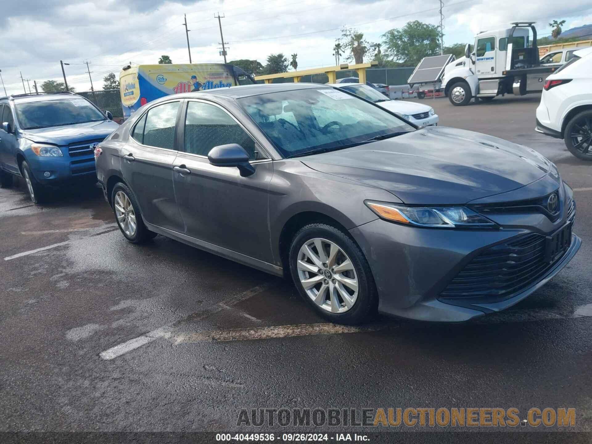 4T1B11HK8JU556273 TOYOTA CAMRY 2018