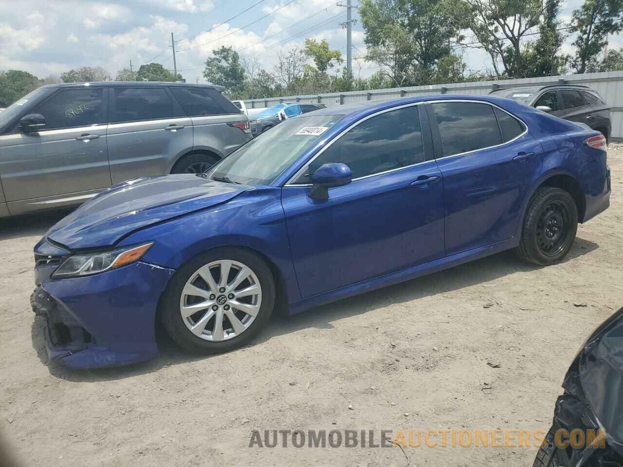 4T1B11HK8JU557875 TOYOTA CAMRY 2018