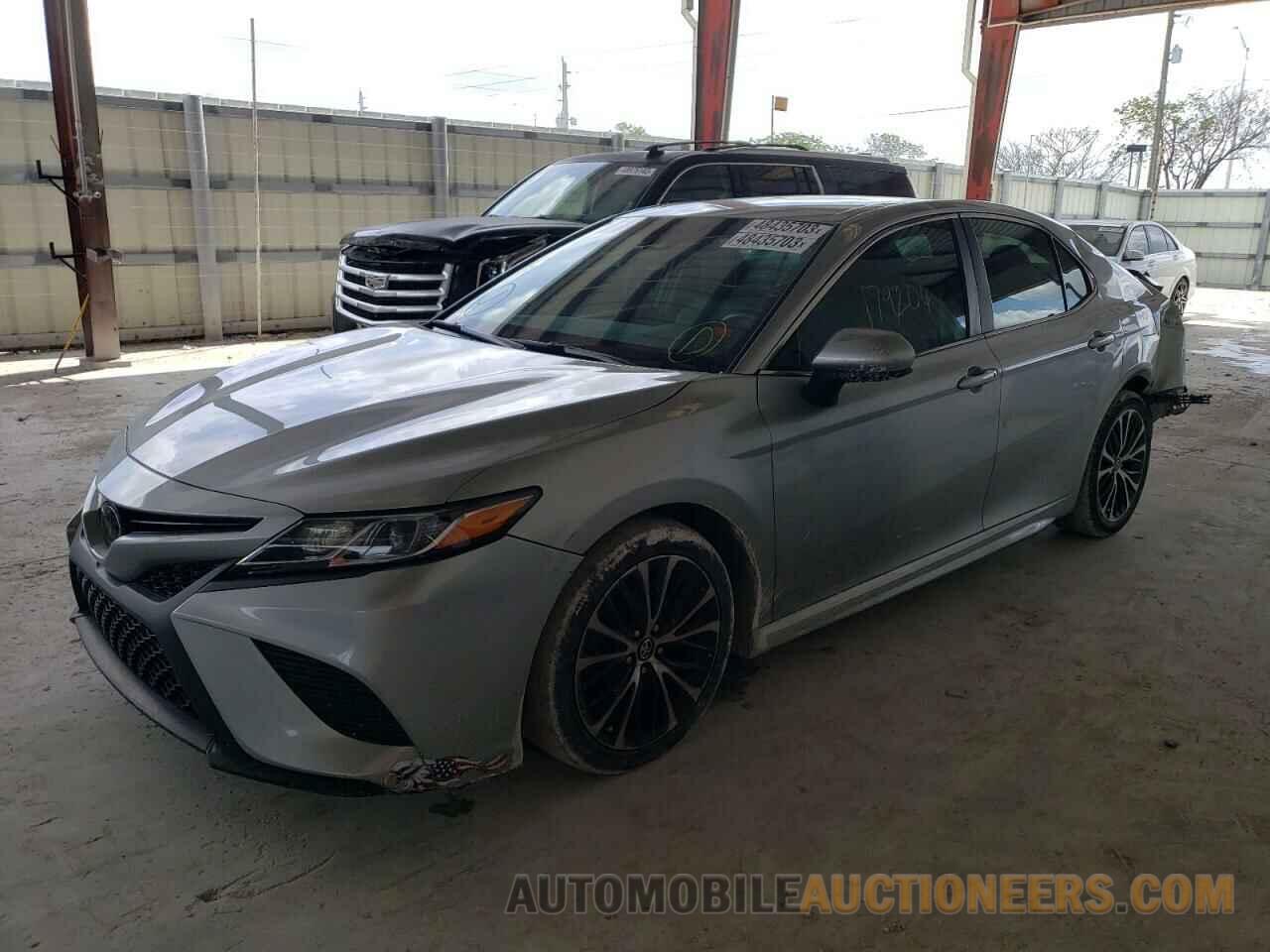 4T1B11HK8JU559612 TOYOTA CAMRY 2018