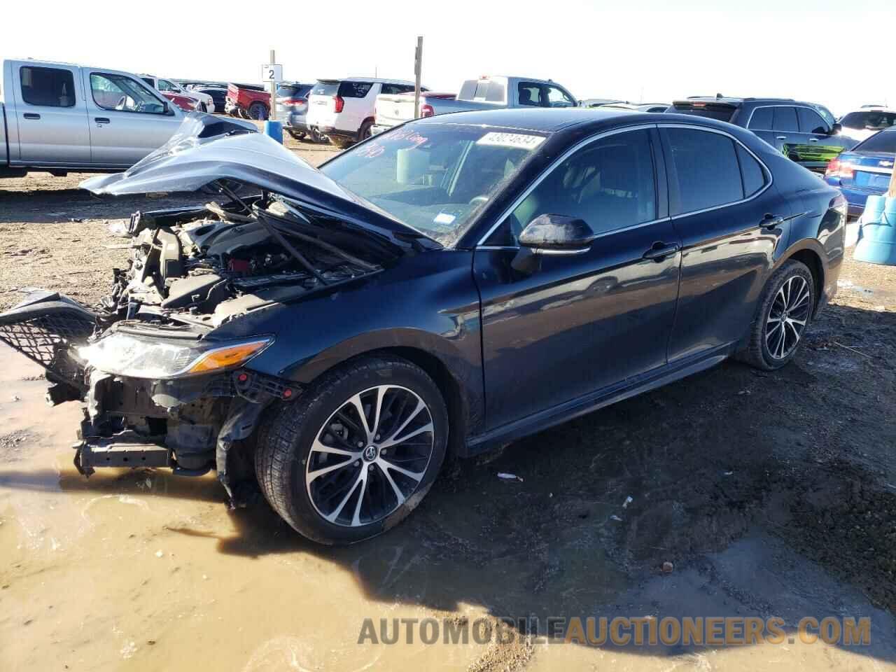 4T1B11HK8JU563840 TOYOTA CAMRY 2018