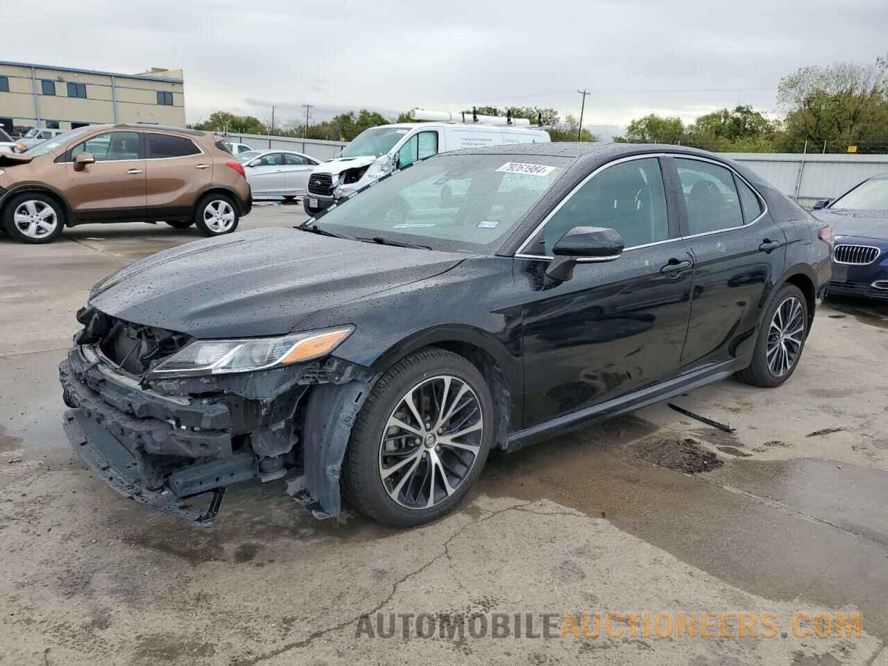 4T1B11HK8JU571209 TOYOTA CAMRY 2018