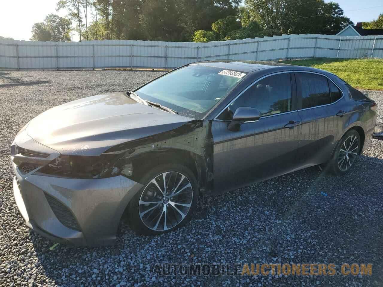 4T1B11HK8JU571663 TOYOTA CAMRY 2018