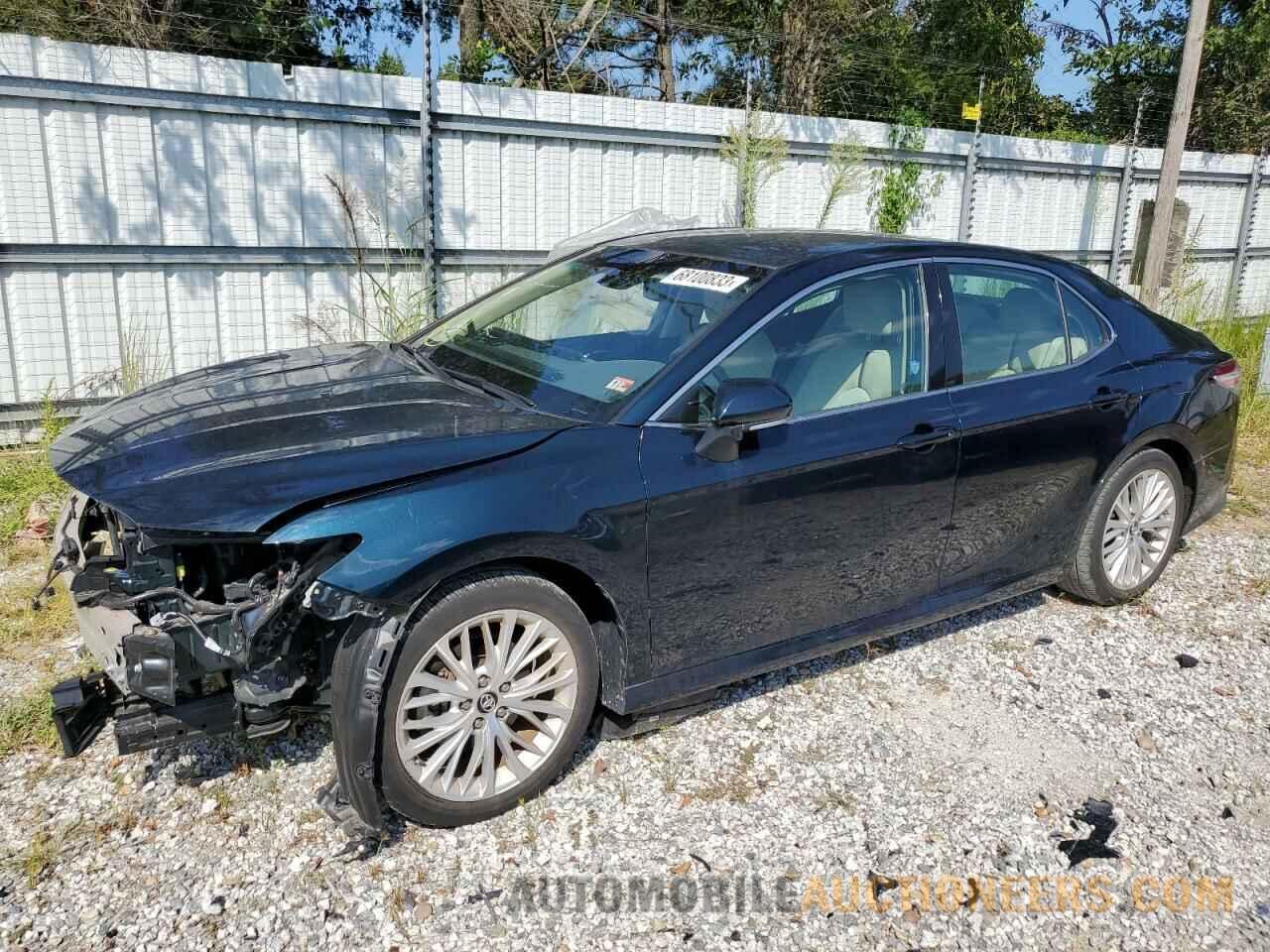 4T1B11HK8JU573722 TOYOTA CAMRY 2018