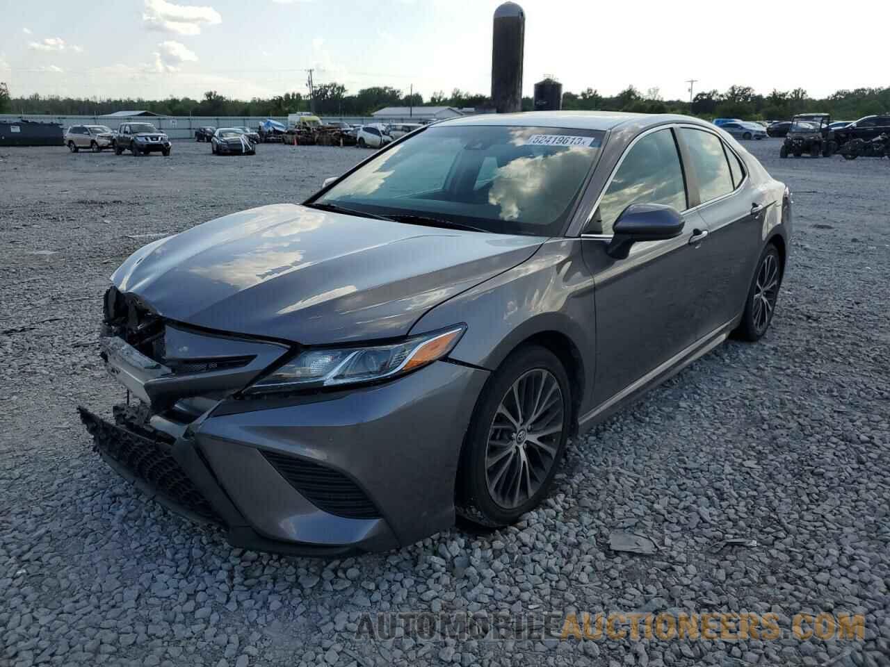 4T1B11HK8JU574790 TOYOTA CAMRY 2018