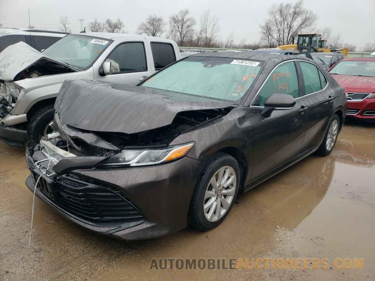 4T1B11HK8JU575079 TOYOTA CAMRY 2018