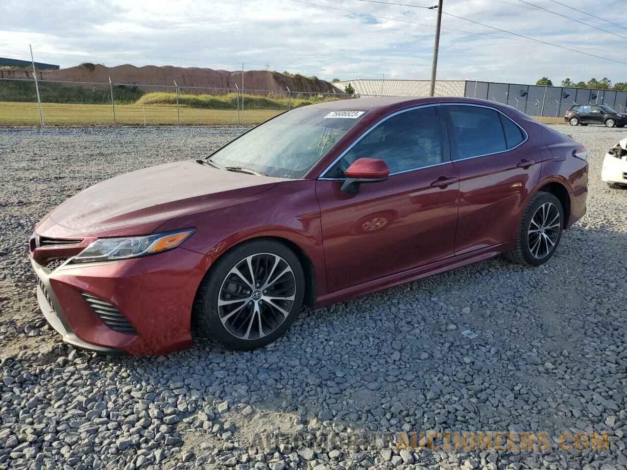 4T1B11HK8JU575986 TOYOTA CAMRY 2018