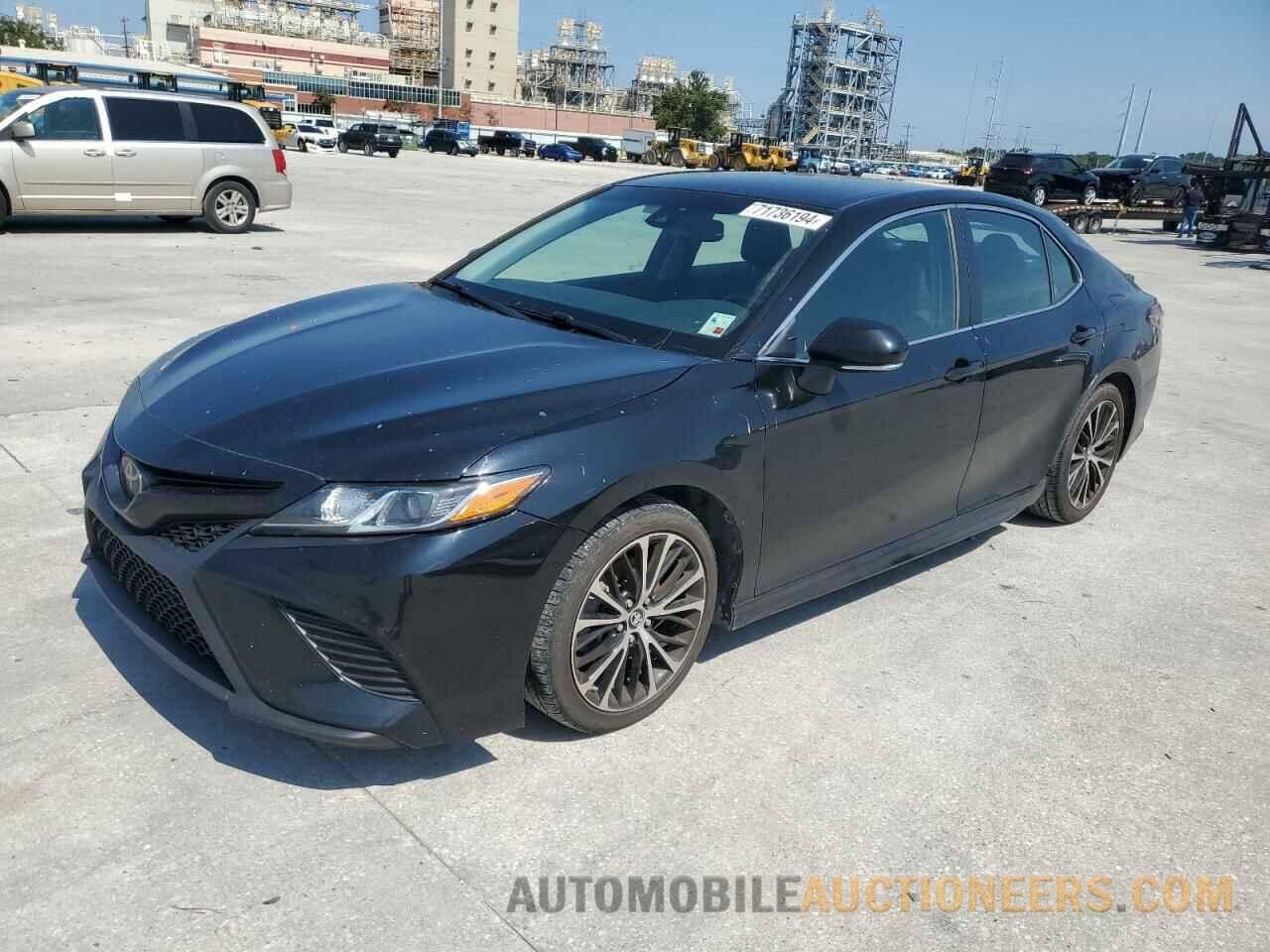 4T1B11HK8JU576264 TOYOTA CAMRY 2018