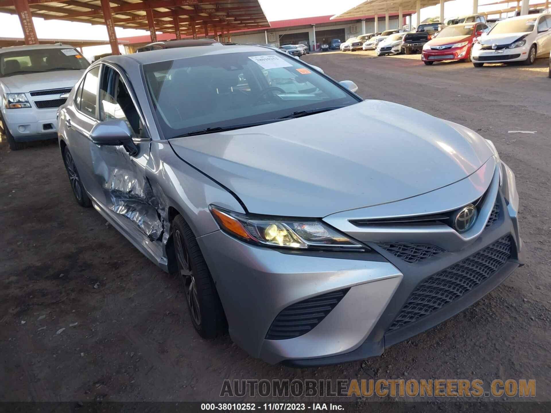 4T1B11HK8JU576944 TOYOTA CAMRY 2018