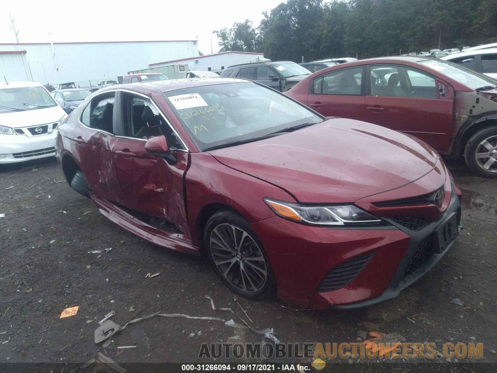 4T1B11HK8JU578306 TOYOTA CAMRY 2018