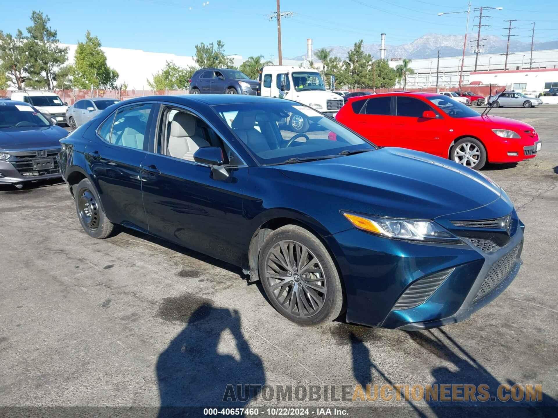 4T1B11HK8JU583375 TOYOTA CAMRY 2018