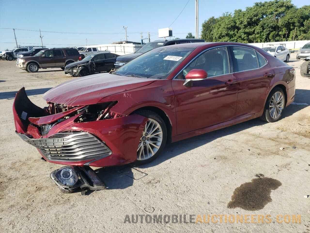 4T1B11HK8JU583862 TOYOTA CAMRY 2018