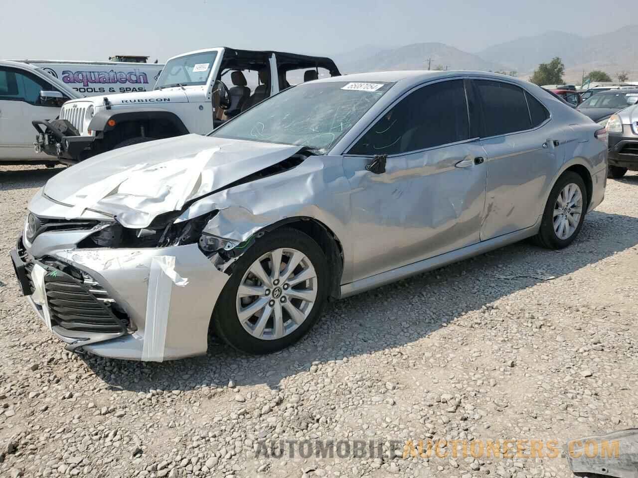 4T1B11HK8JU584624 TOYOTA CAMRY 2018