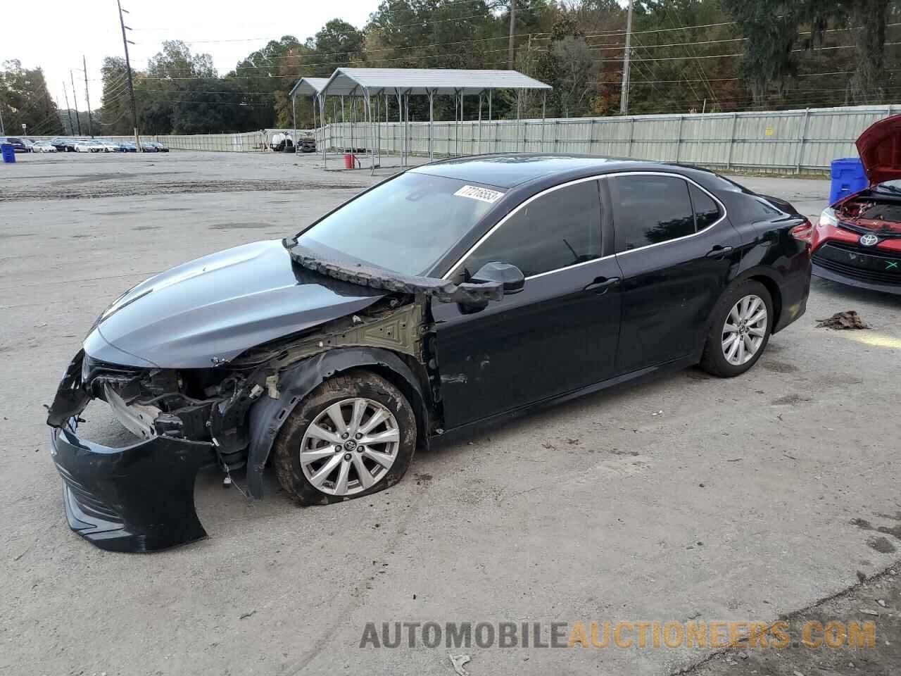 4T1B11HK8JU585496 TOYOTA CAMRY 2018