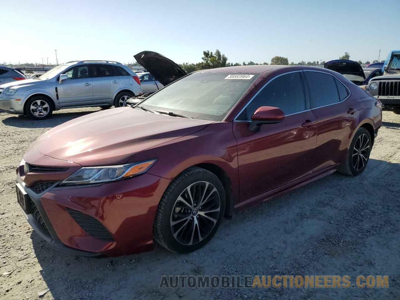 4T1B11HK8JU586776 TOYOTA CAMRY 2018