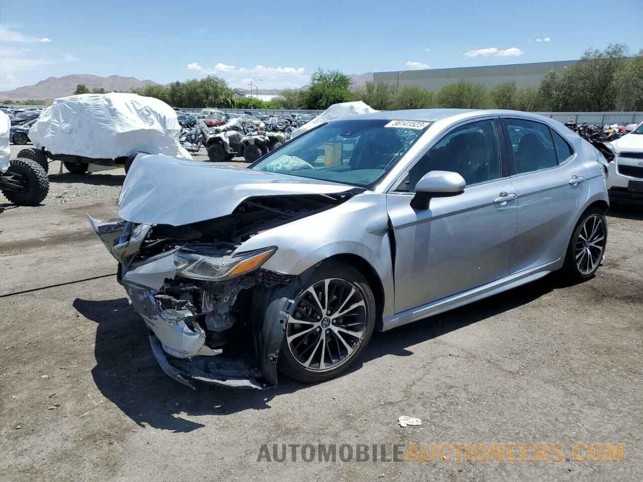 4T1B11HK8JU587409 TOYOTA CAMRY 2018