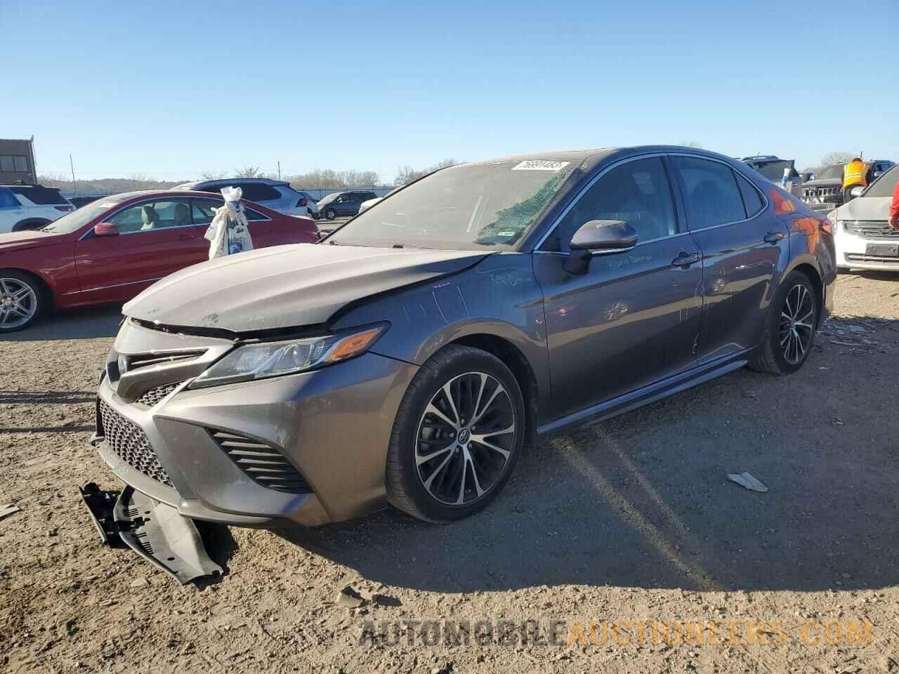 4T1B11HK8JU588415 TOYOTA CAMRY 2018