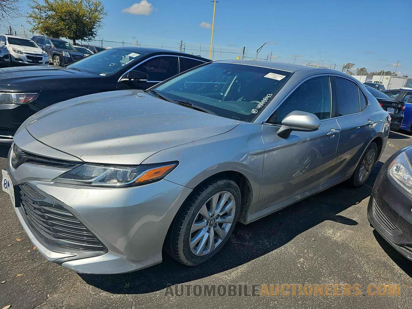 4T1B11HK8JU591539 Toyota Camry 2018