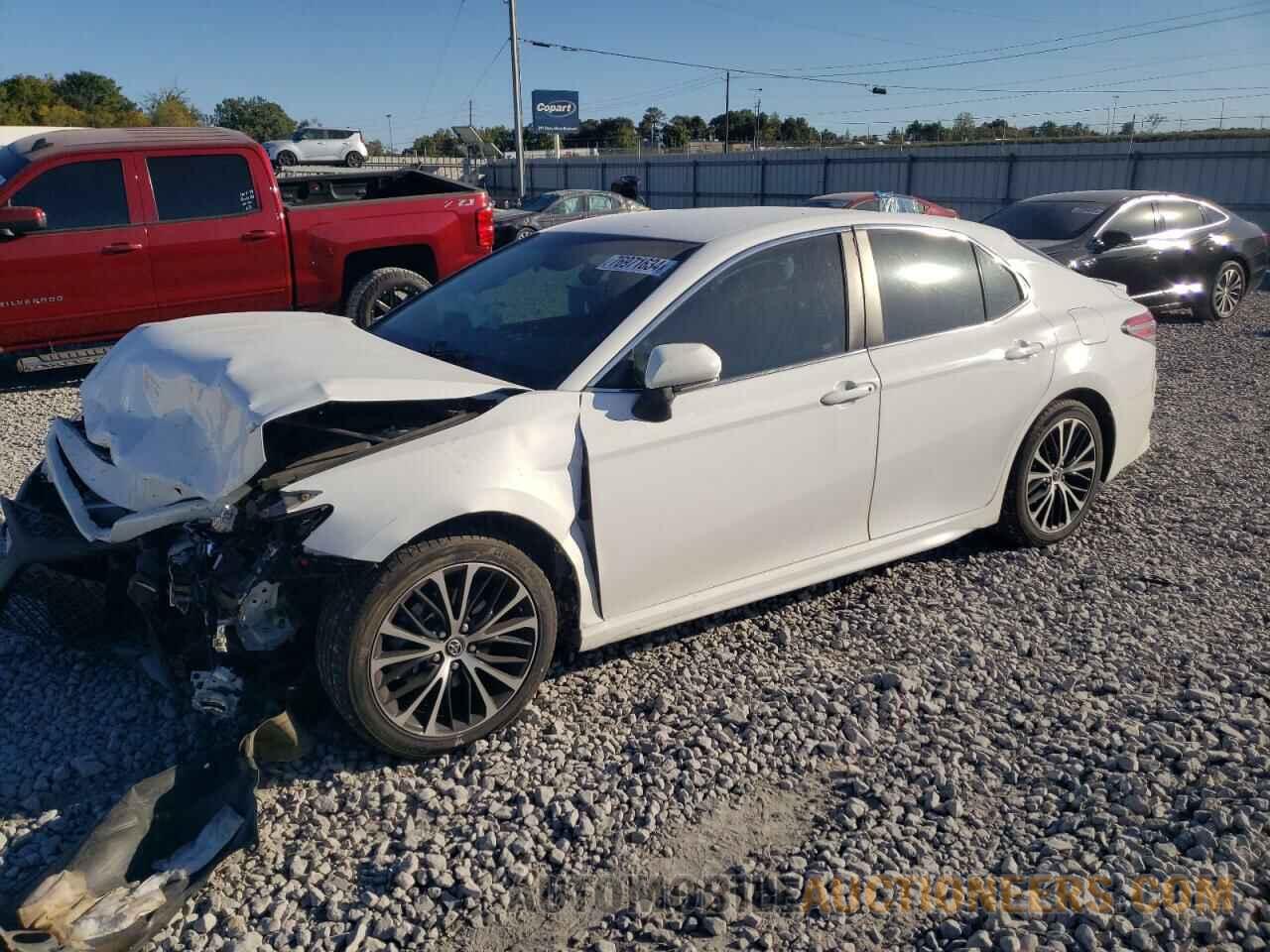 4T1B11HK8JU594165 TOYOTA CAMRY 2018