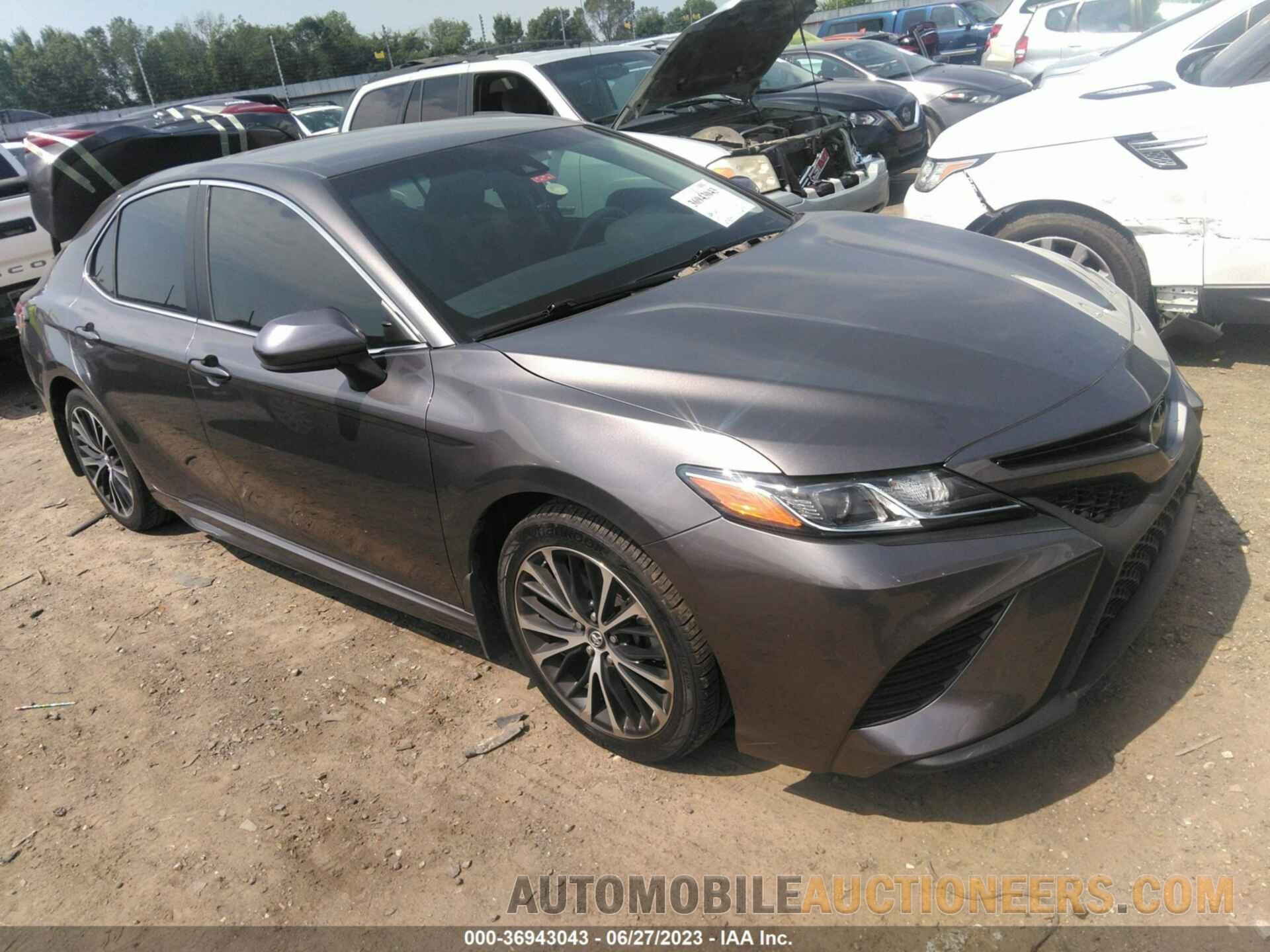 4T1B11HK8JU594280 TOYOTA CAMRY 2018