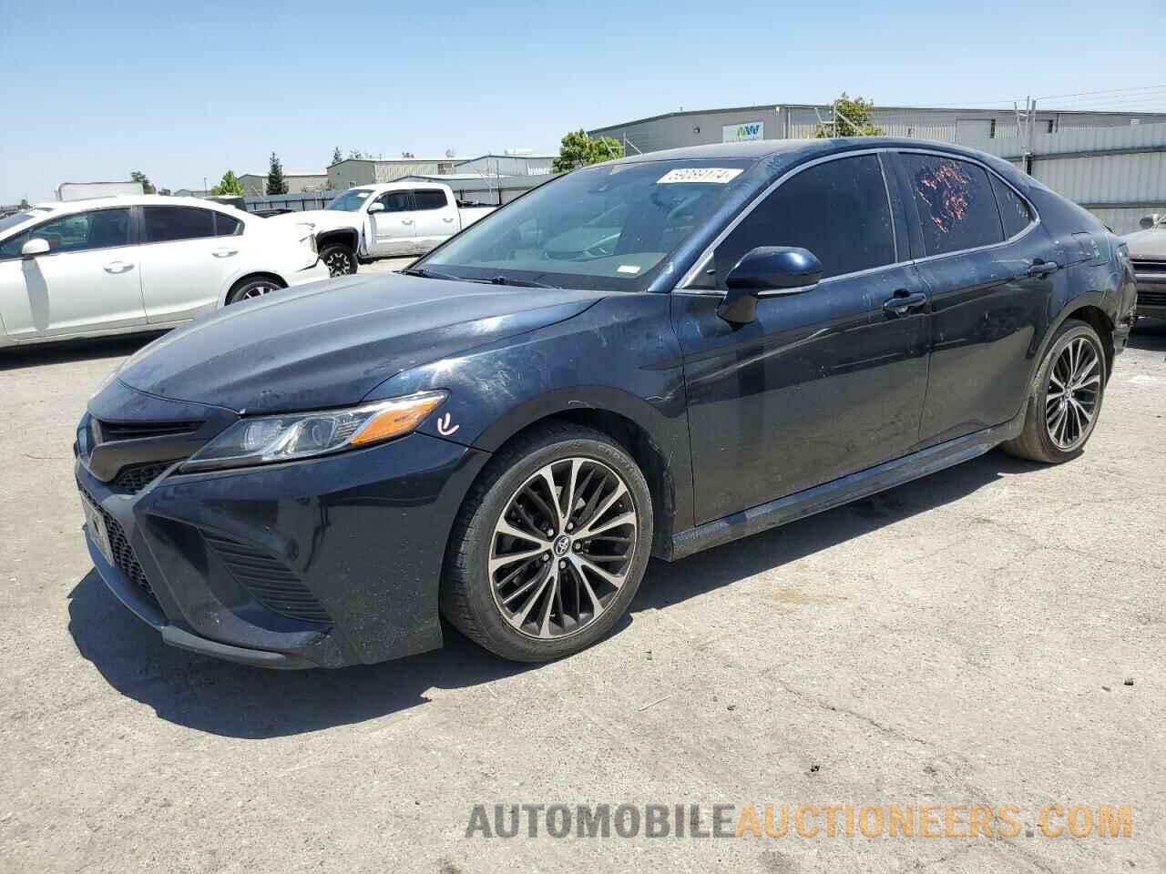 4T1B11HK8JU600904 TOYOTA CAMRY 2018