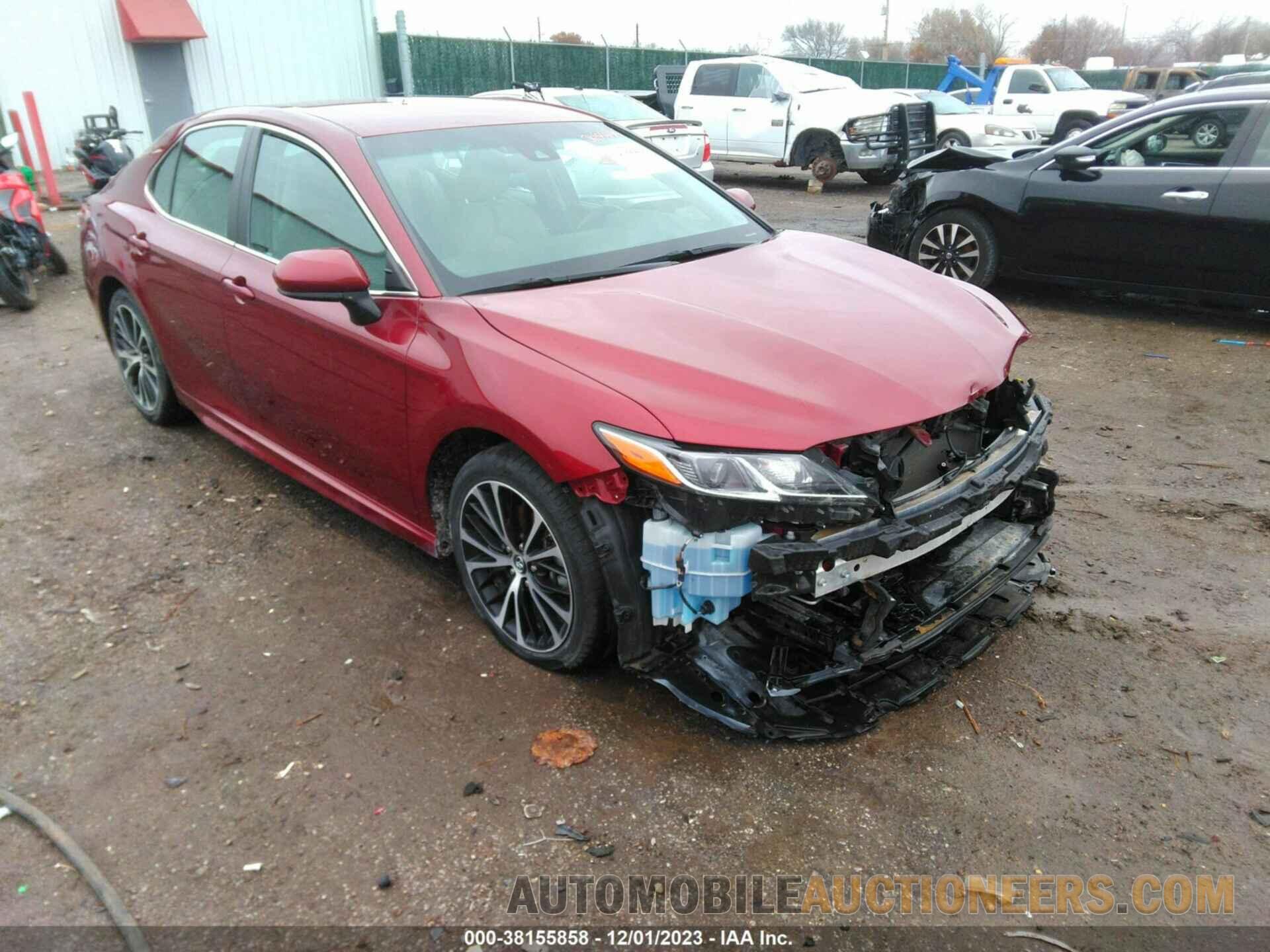 4T1B11HK8JU603026 TOYOTA CAMRY 2018