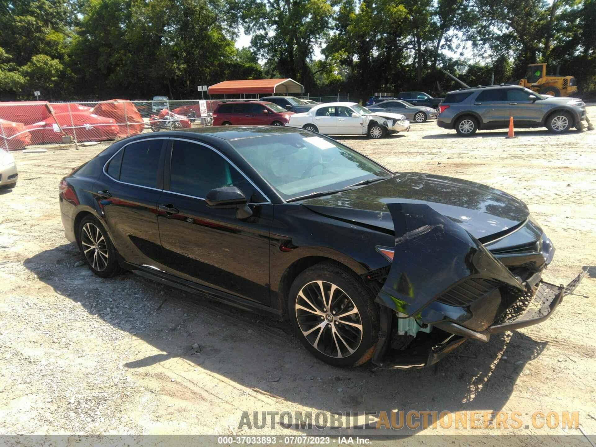 4T1B11HK8JU604922 TOYOTA CAMRY 2018