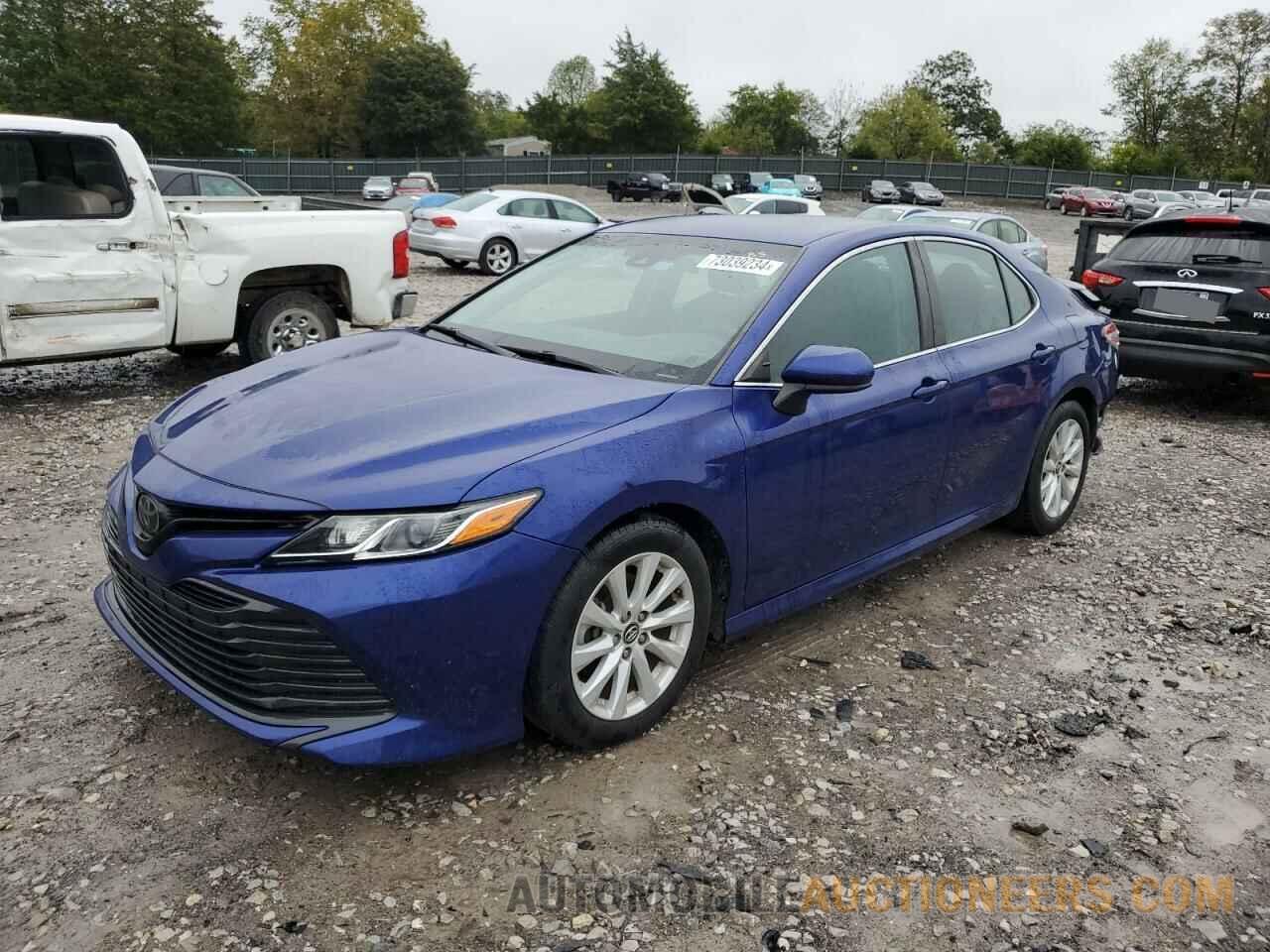 4T1B11HK8JU607920 TOYOTA CAMRY 2018