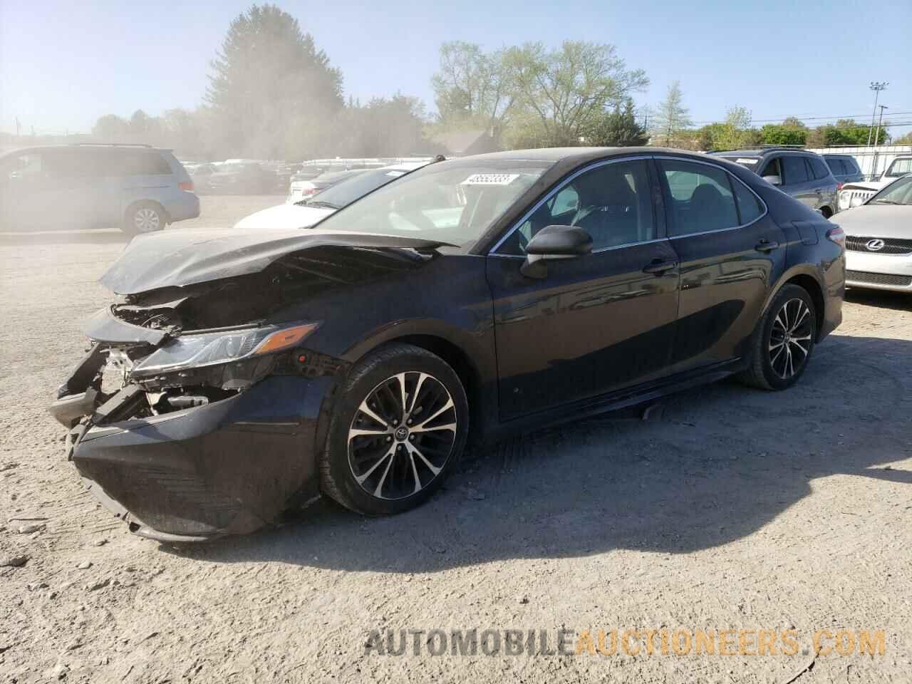 4T1B11HK8JU611742 TOYOTA CAMRY 2018