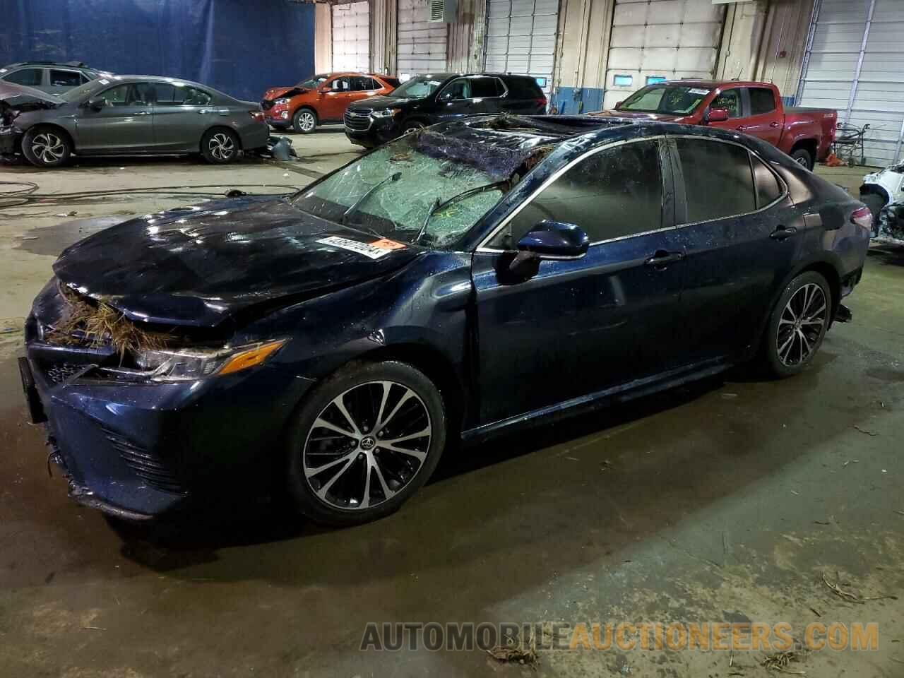 4T1B11HK8JU613488 TOYOTA CAMRY 2018