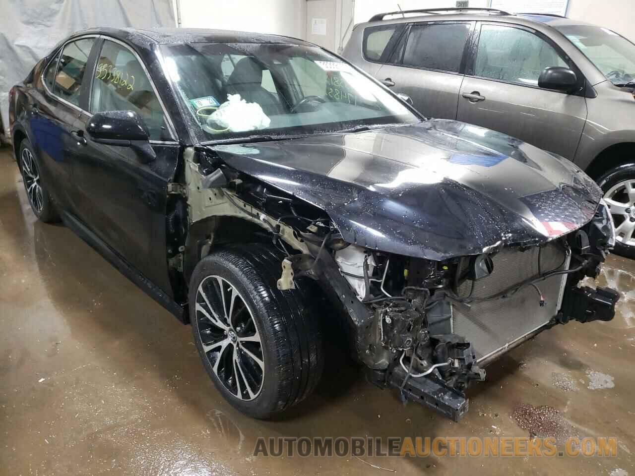 4T1B11HK8JU613796 TOYOTA CAMRY 2018