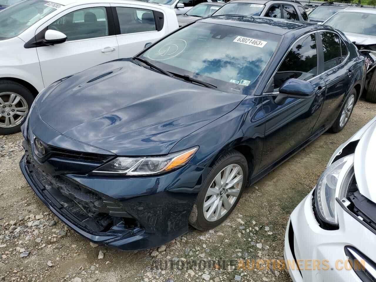 4T1B11HK8JU616973 TOYOTA CAMRY 2018