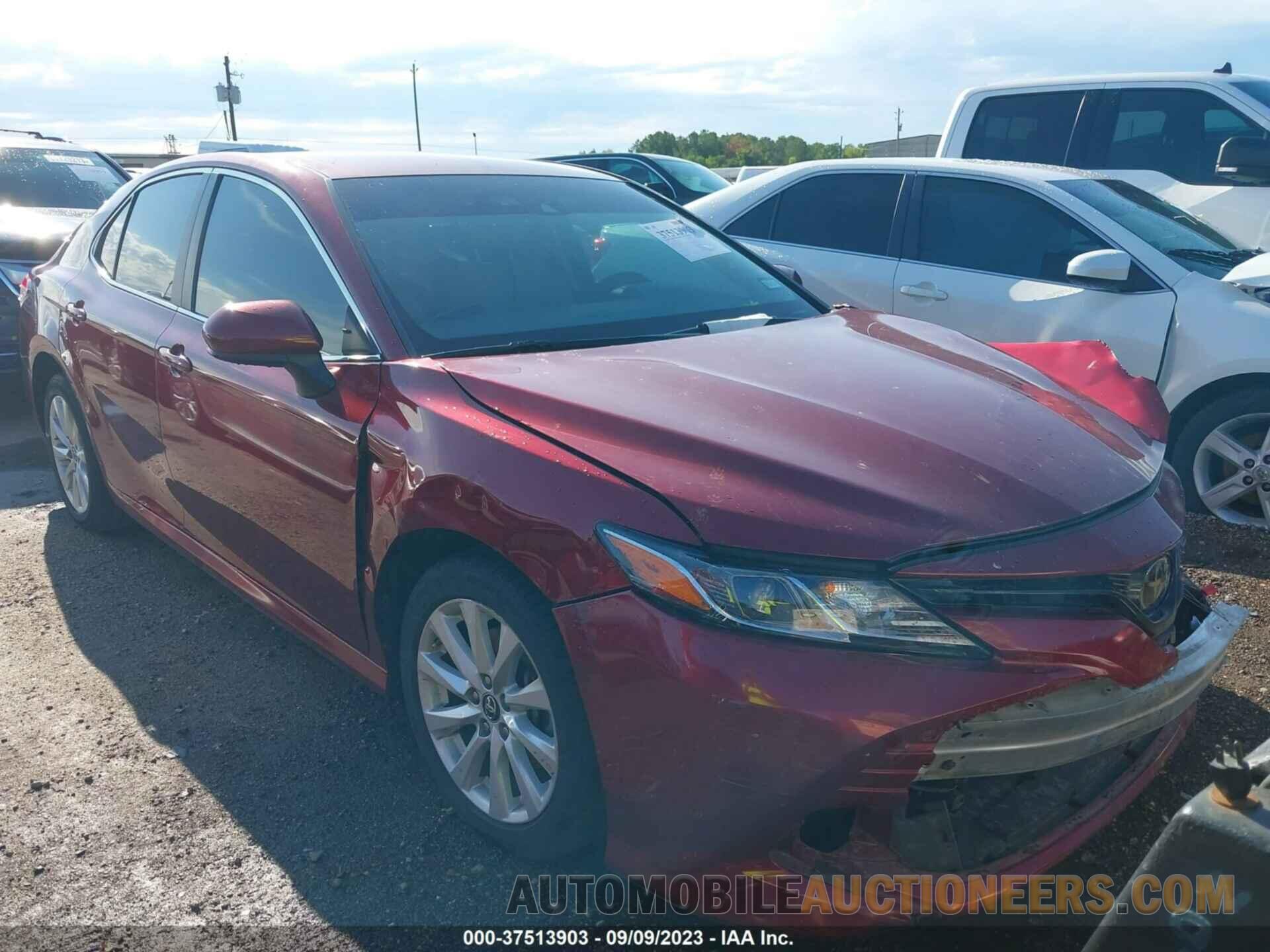 4T1B11HK8JU617170 TOYOTA CAMRY 2018