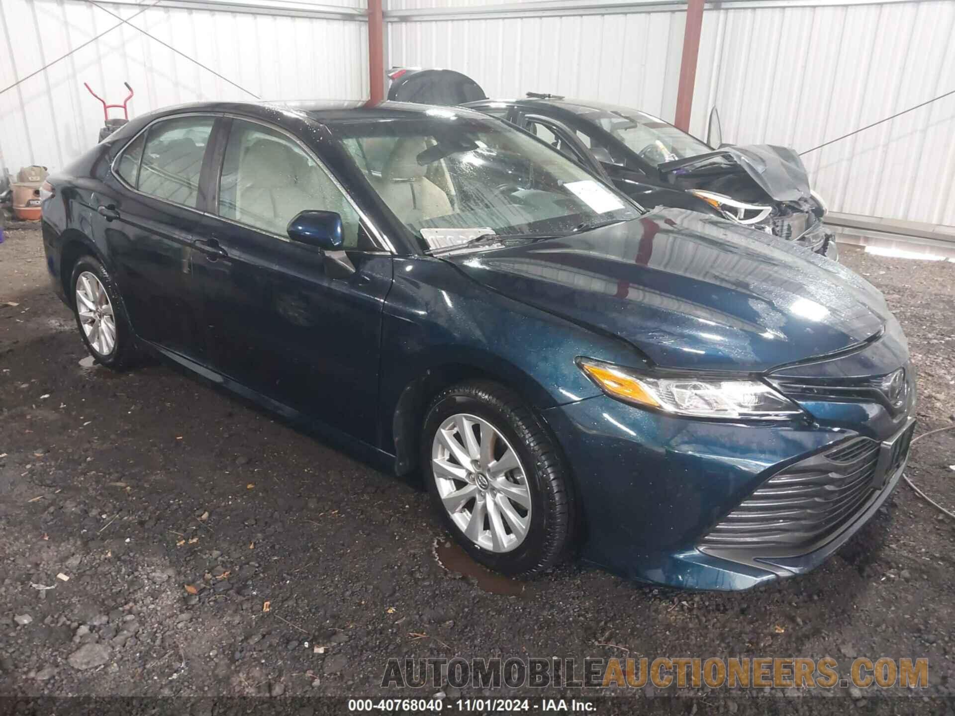 4T1B11HK8JU617704 TOYOTA CAMRY 2018