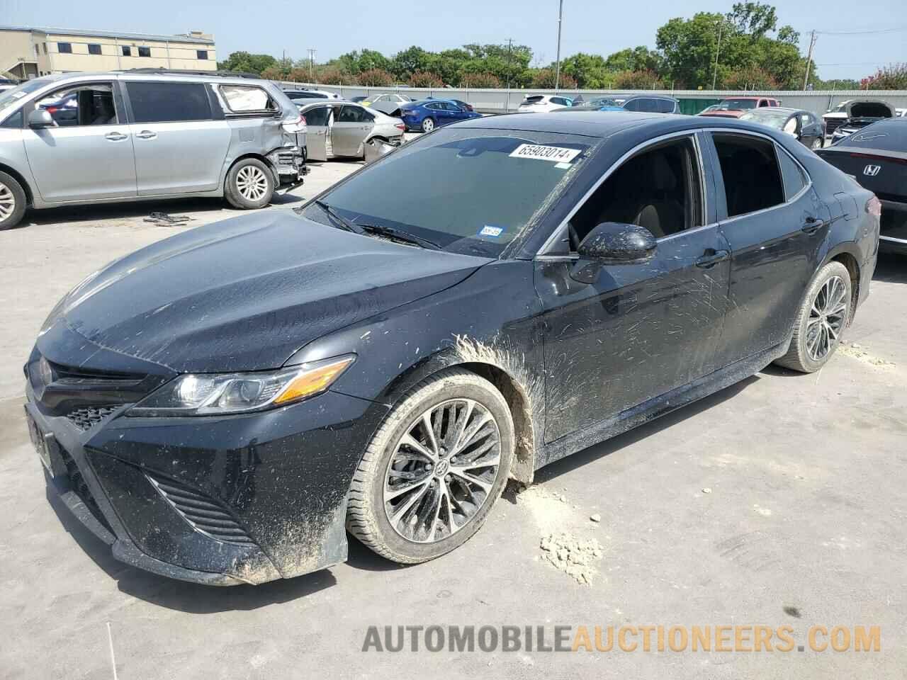 4T1B11HK8JU621090 TOYOTA CAMRY 2018