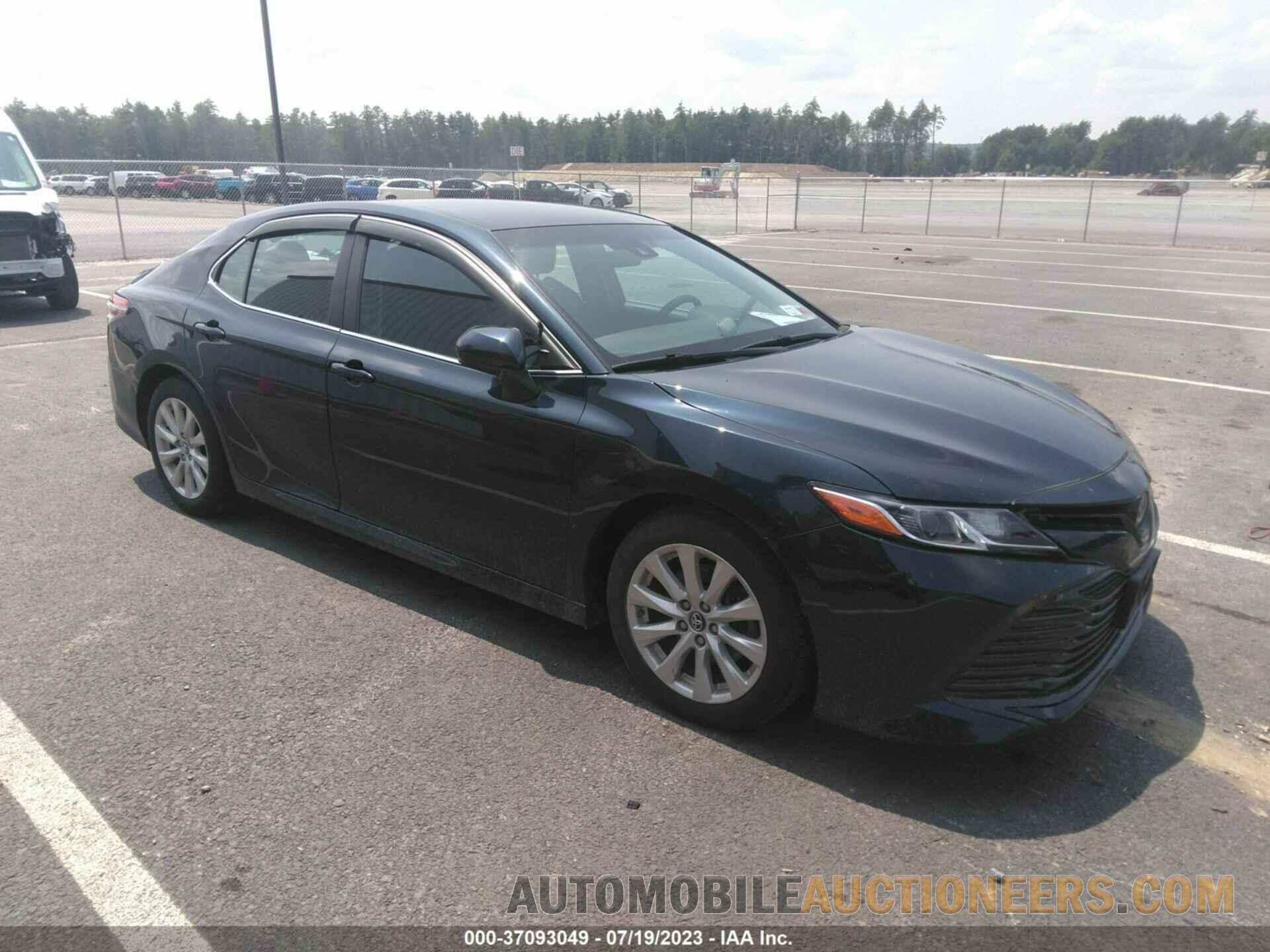 4T1B11HK8JU622109 TOYOTA CAMRY 2018