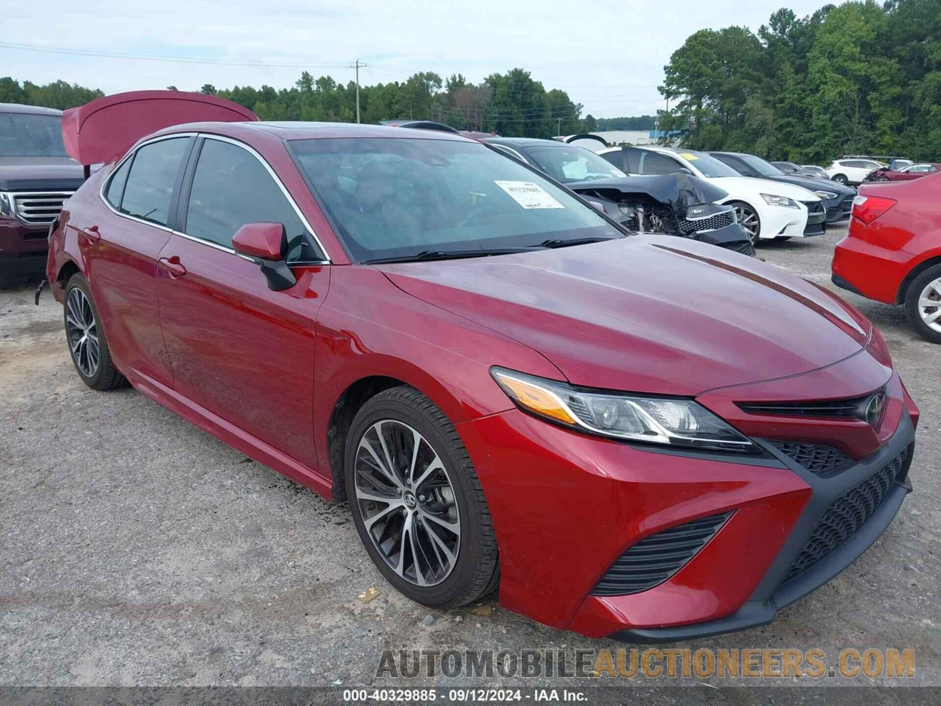 4T1B11HK8JU623079 TOYOTA CAMRY 2018