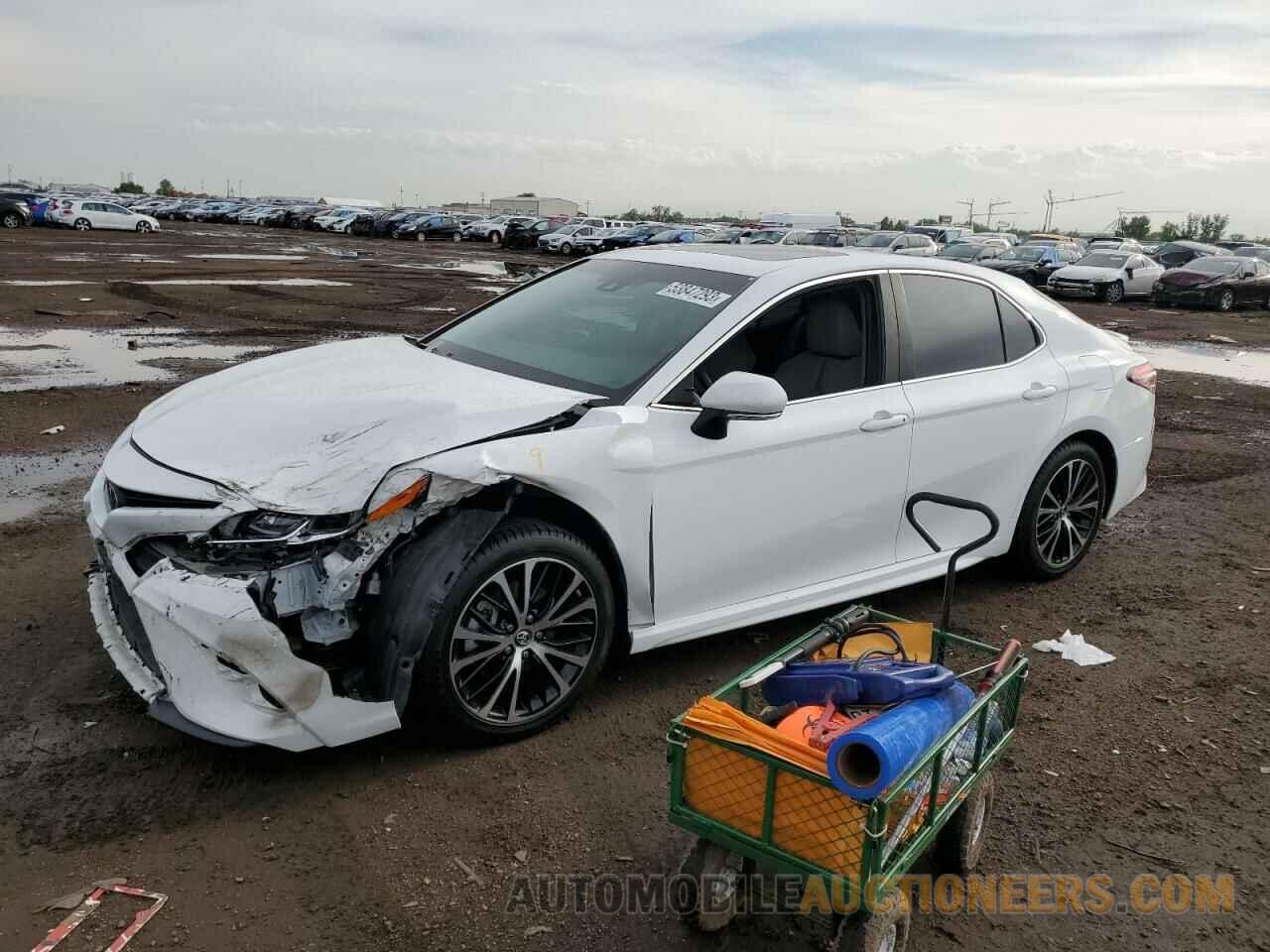 4T1B11HK8JU623499 TOYOTA CAMRY 2018