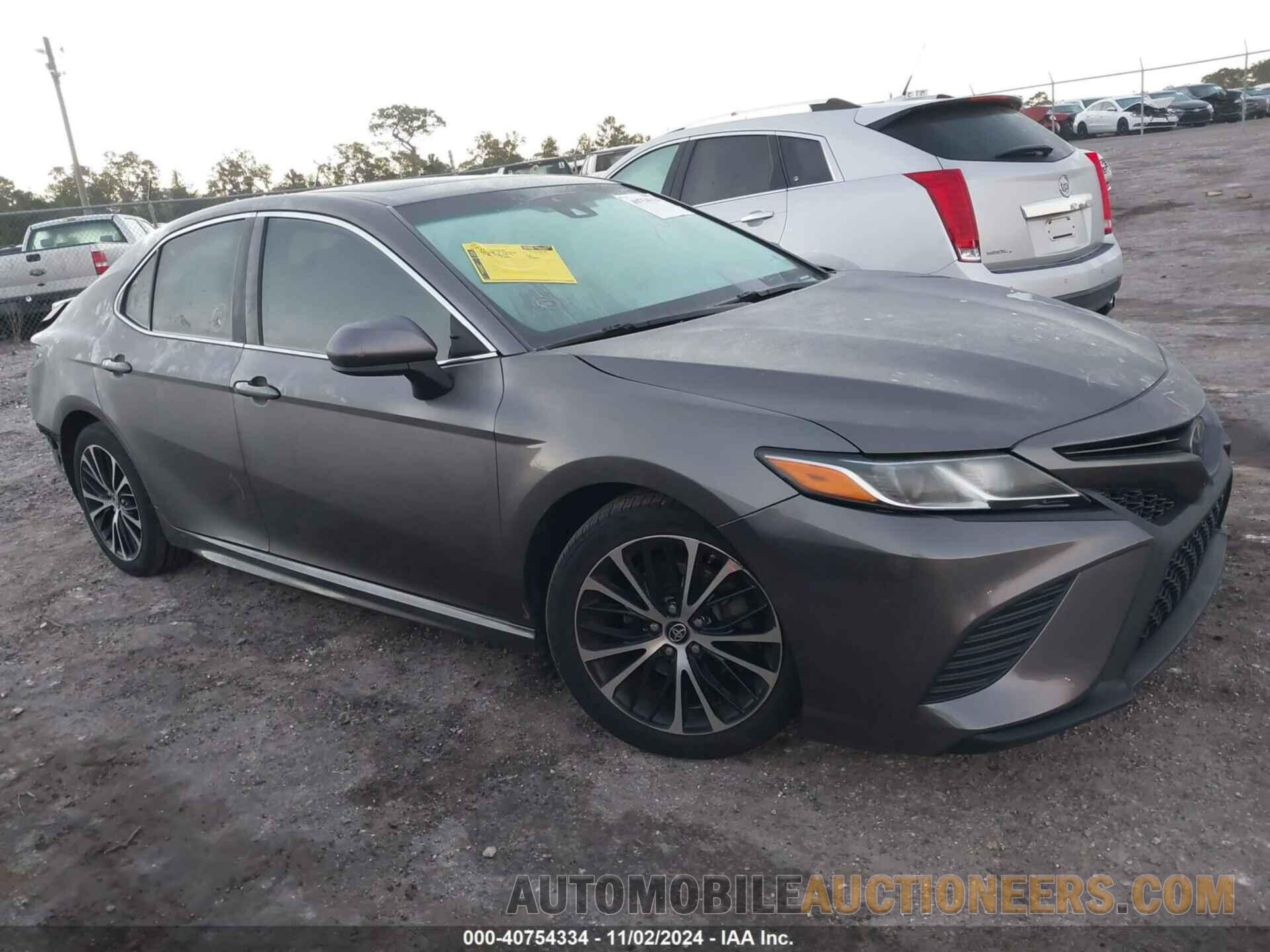 4T1B11HK8JU623650 TOYOTA CAMRY 2018