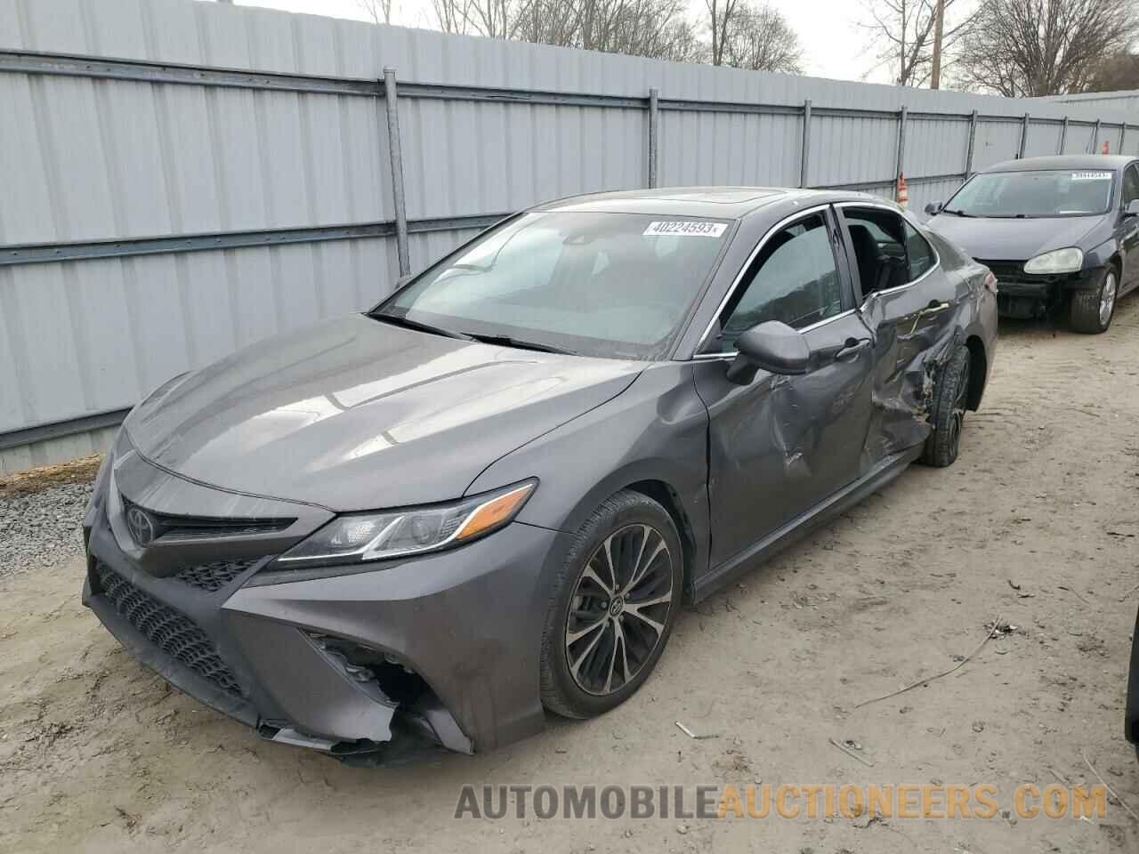 4T1B11HK8JU623812 TOYOTA CAMRY 2018