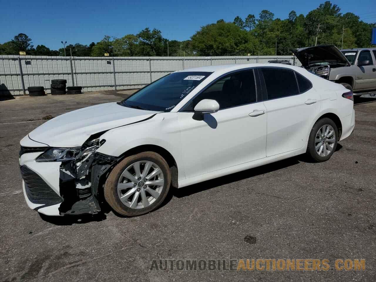 4T1B11HK8JU626533 TOYOTA CAMRY 2018