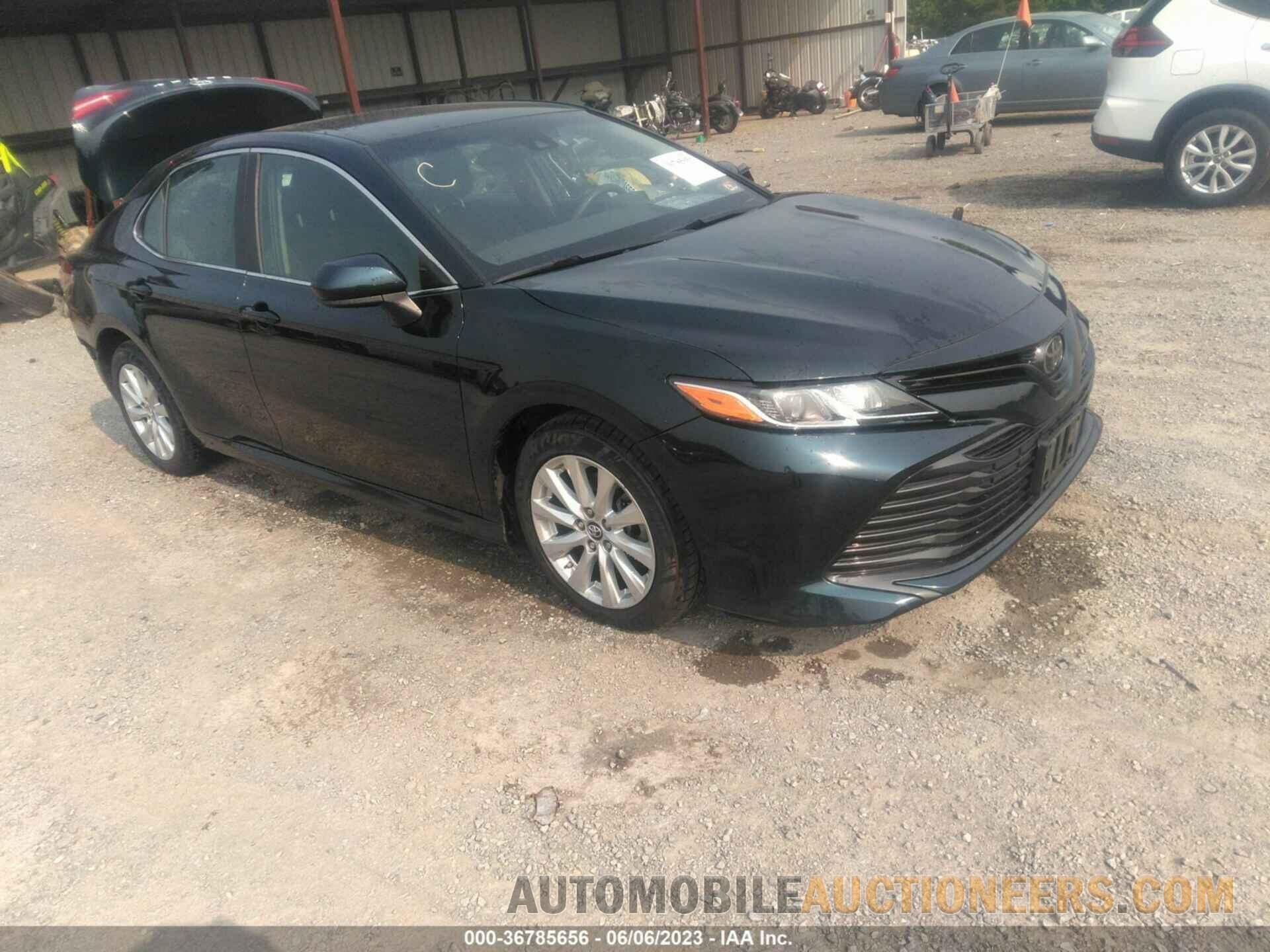 4T1B11HK8JU627200 TOYOTA CAMRY 2018