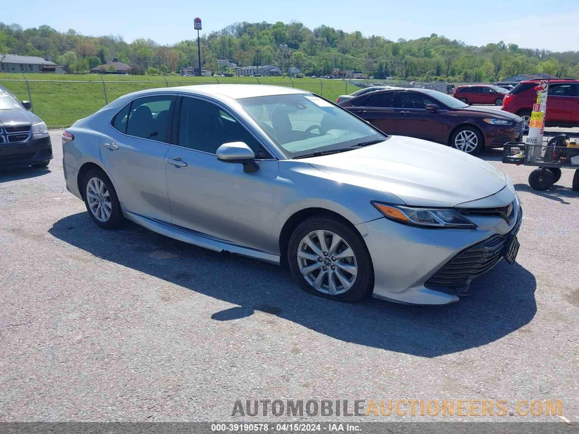 4T1B11HK8JU628055 TOYOTA CAMRY 2018