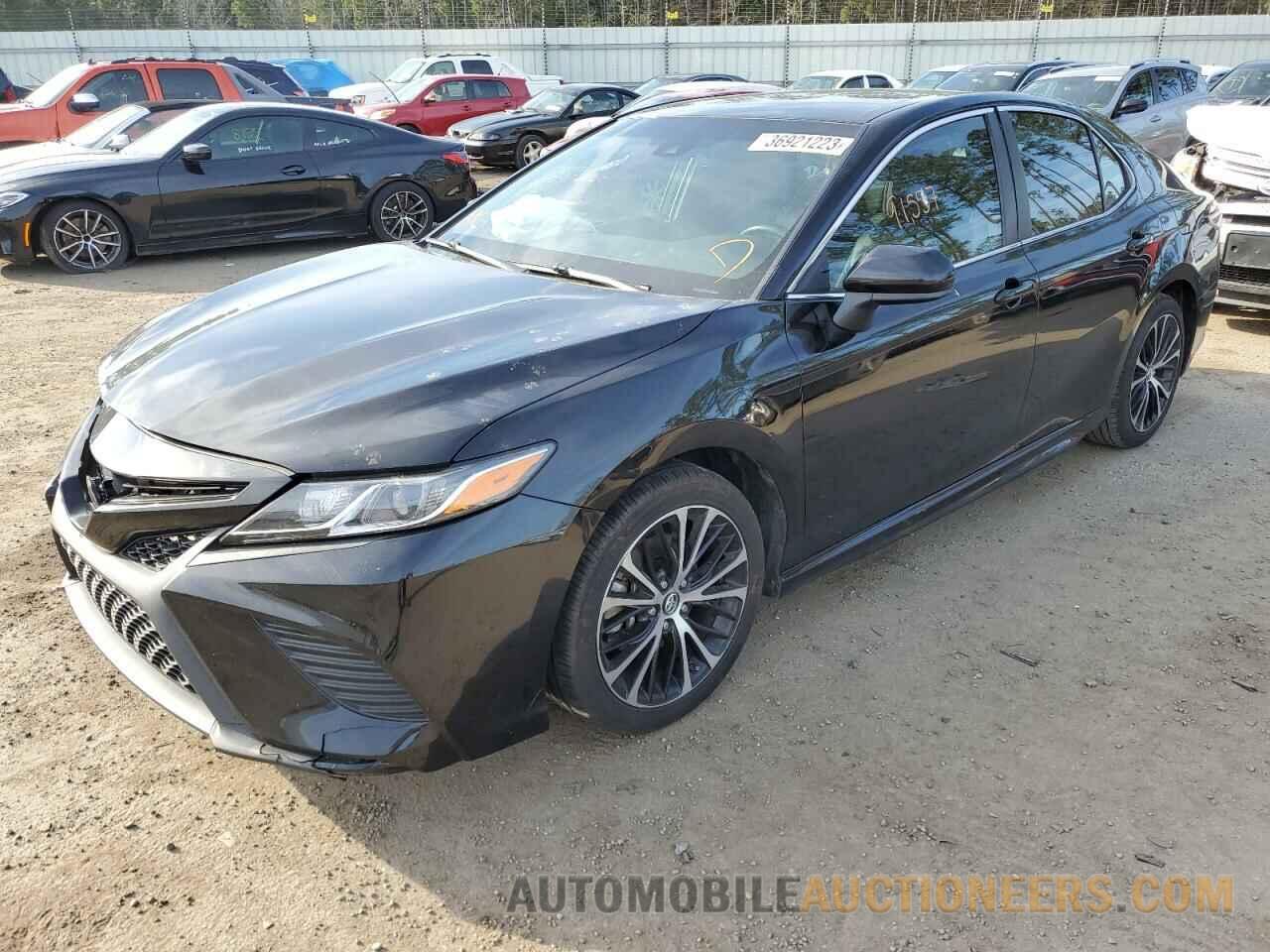 4T1B11HK8JU628380 TOYOTA CAMRY 2018