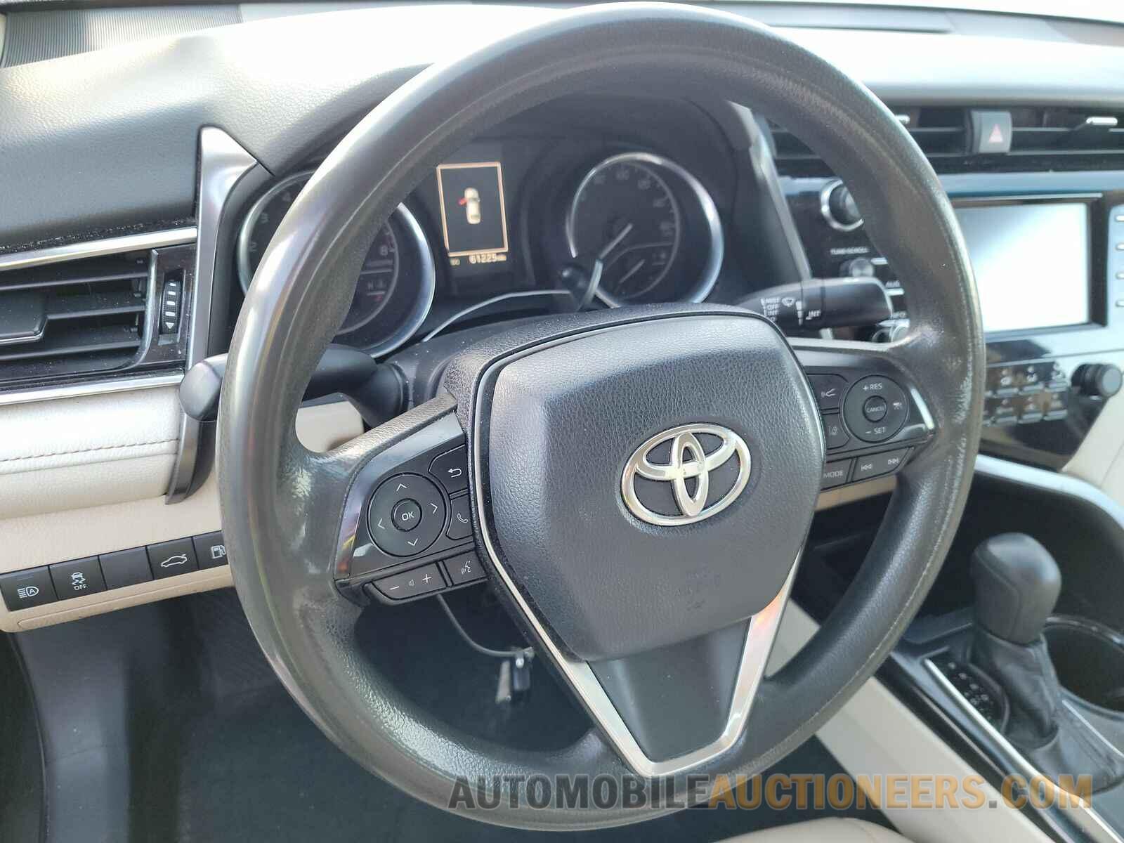 4T1B11HK8JU629609 Toyota Camry 2018